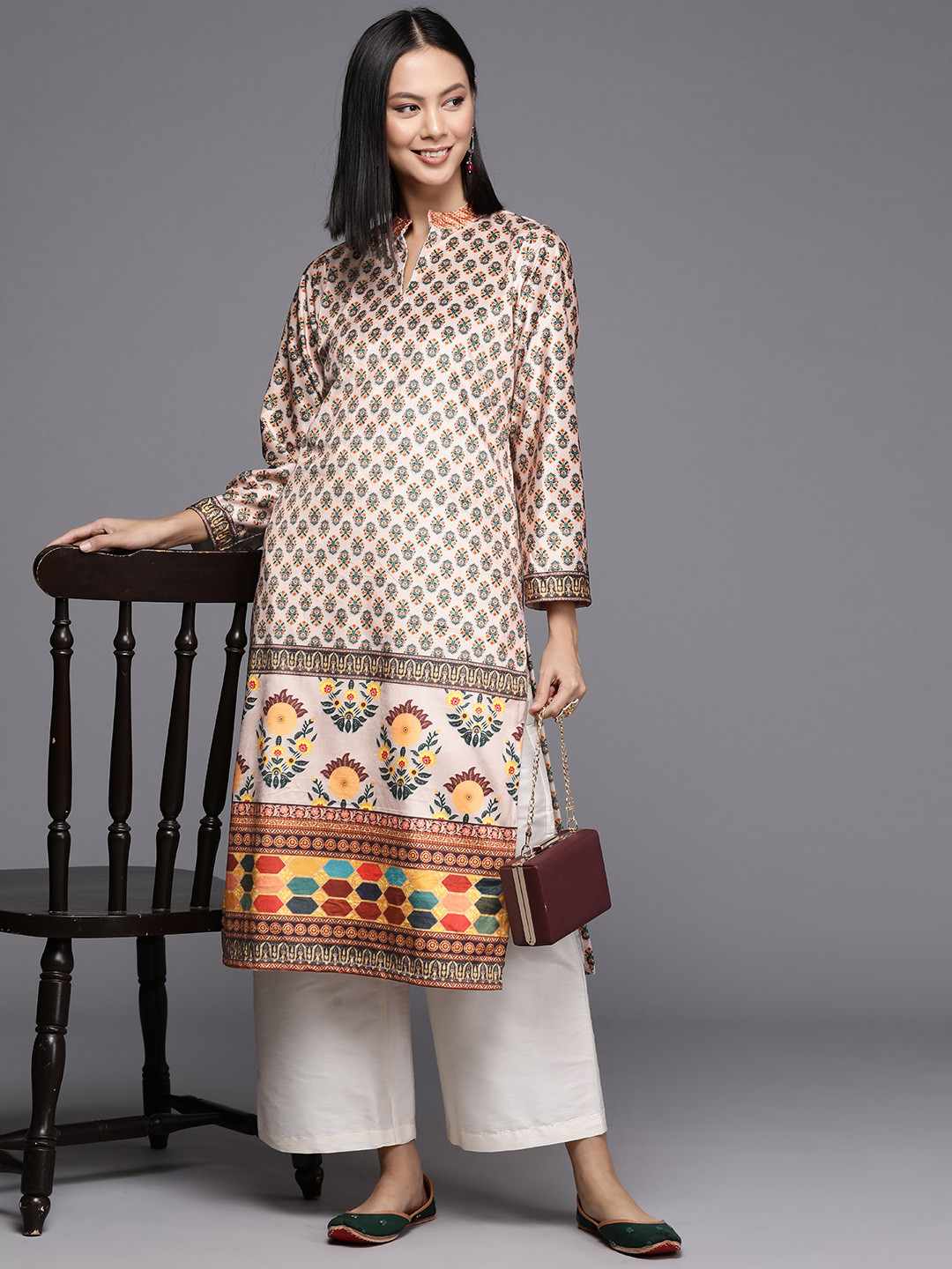 

Ahalyaa Women Floral Printed Velvet Kurta, Beige