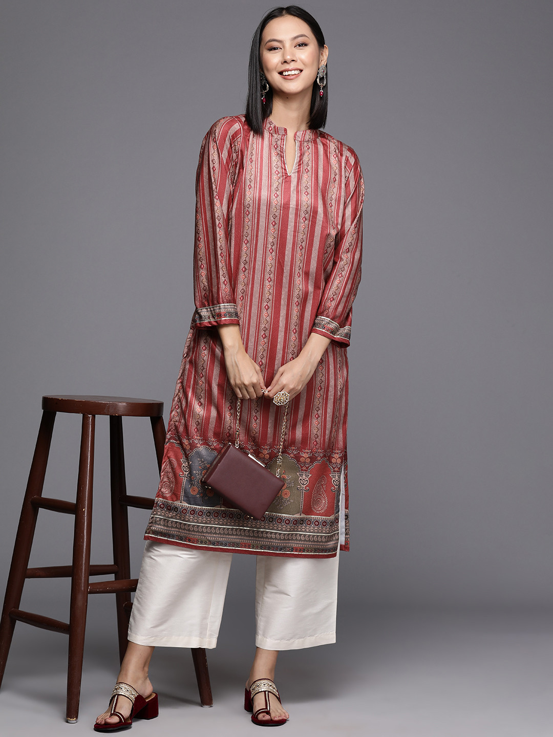 

Ahalyaa Women Striped Gotta Patti Velvet Kurta, Maroon