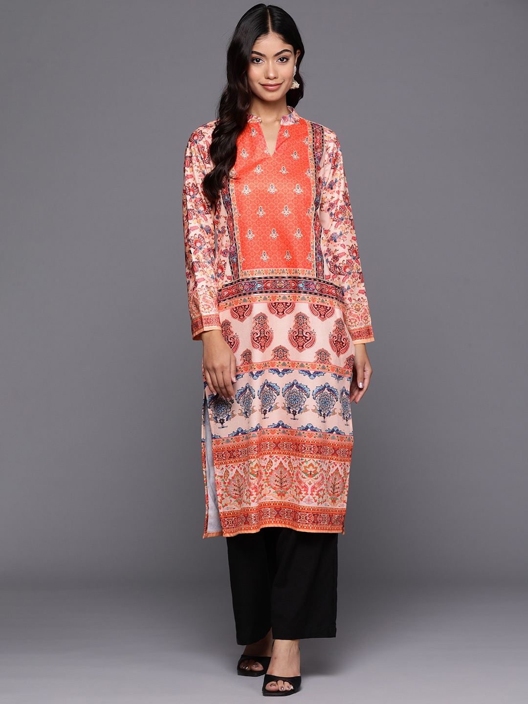 

Ahalyaa Women Ethnic Motifs Printed Gotta Patti Velvet Kurta, Orange