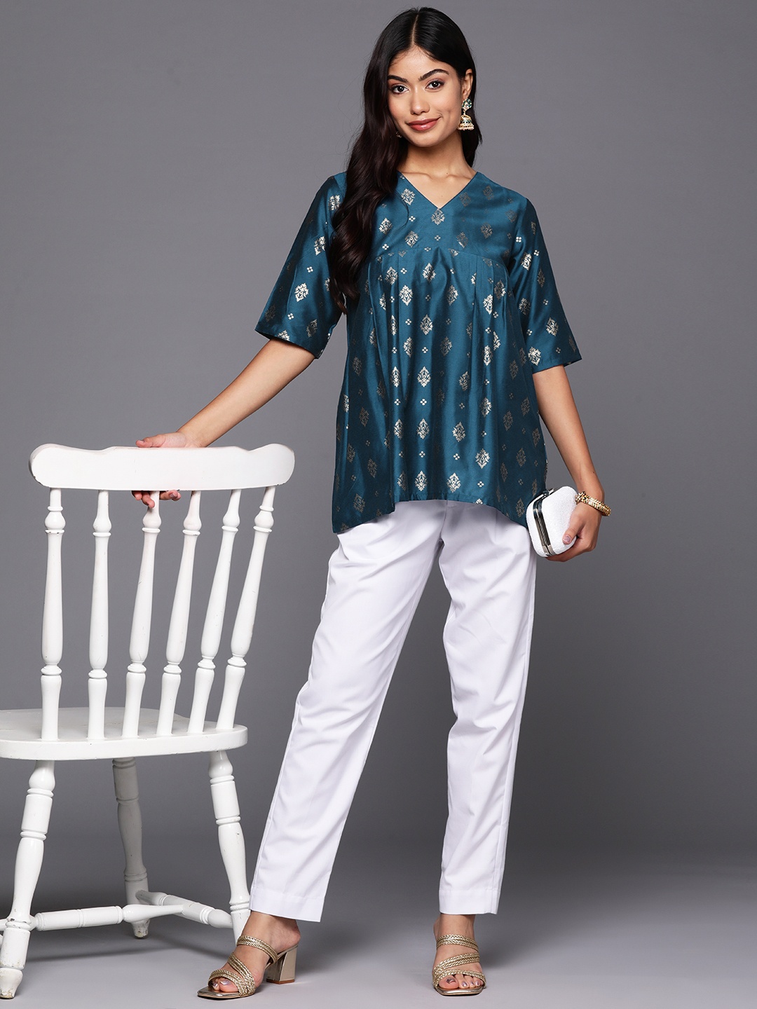 

Ahalyaa Printed Ethnic Tunic, Teal