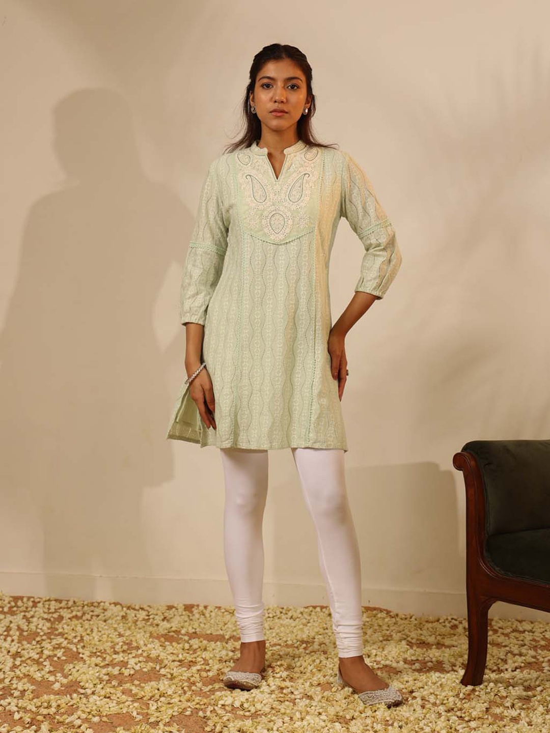 

Lakshita Paisley Embroidered Kurti, Green