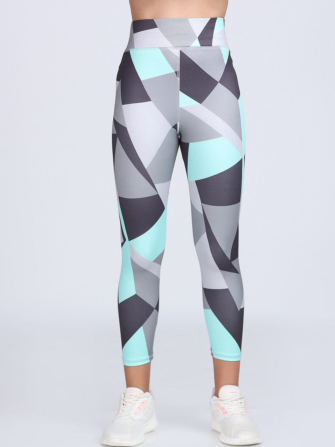 

Apraa & Parma Women Geometric Printed Cropped Training Tights, Black