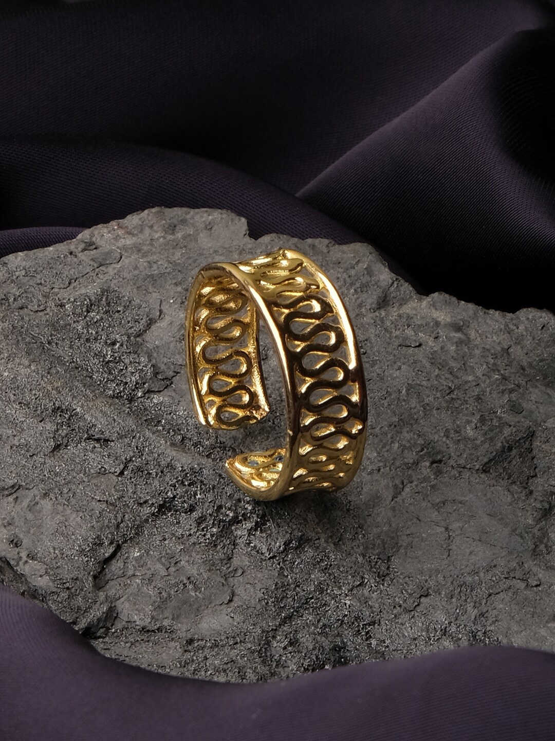 

XPNSV Gold Plated Textured Anti-Tarnish Adjustable Finger Ring
