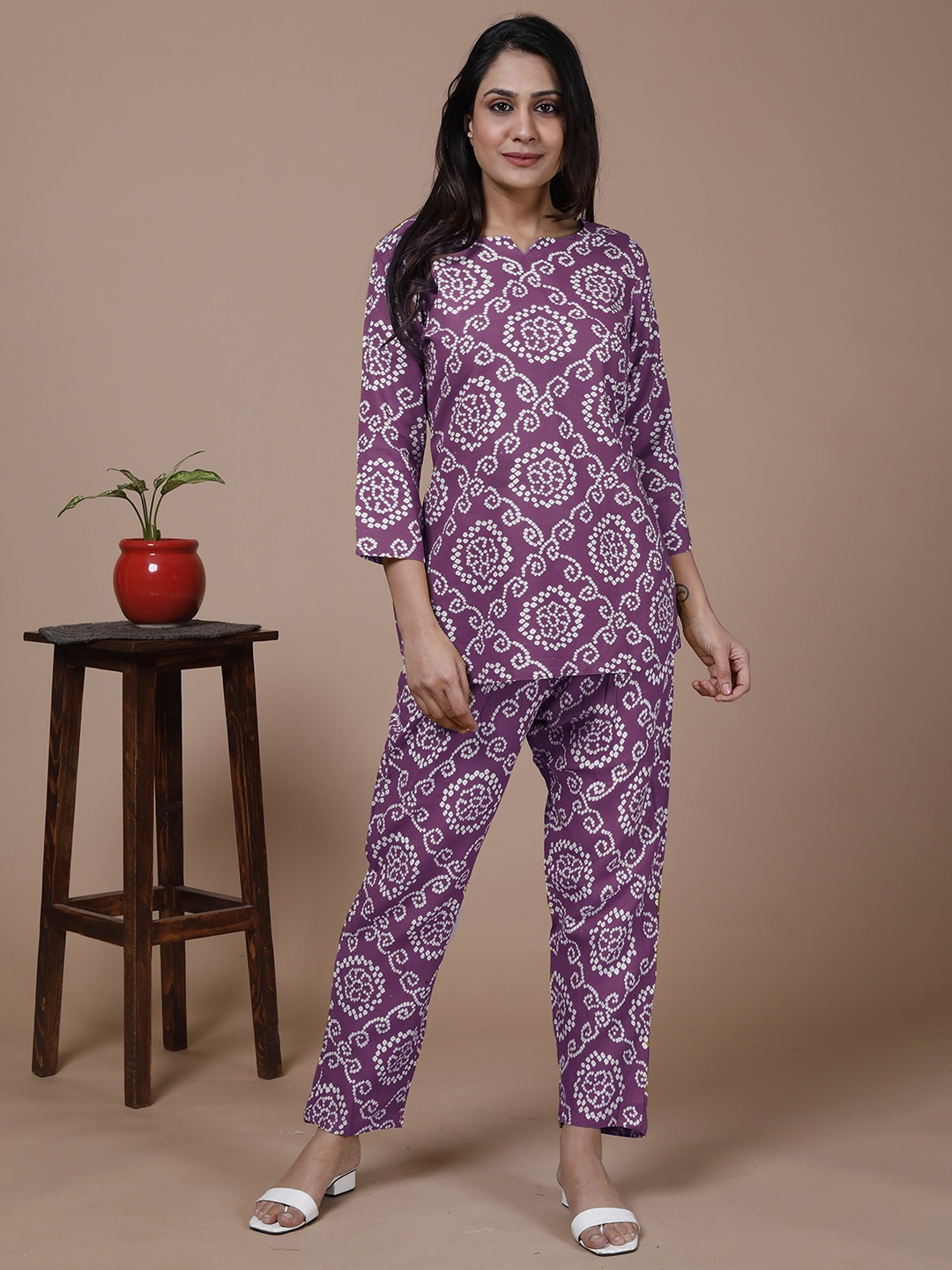 

Shedika Bandhani Printed Round Neck Three-Quarter Sleeve Night Suit, Purple