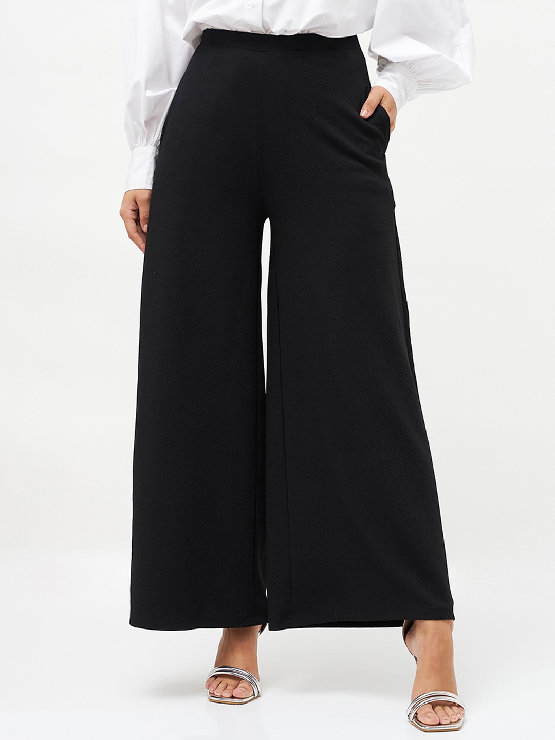 

SASSAFRAS Women High-Rise Flat Front Parallel Trousers, Black