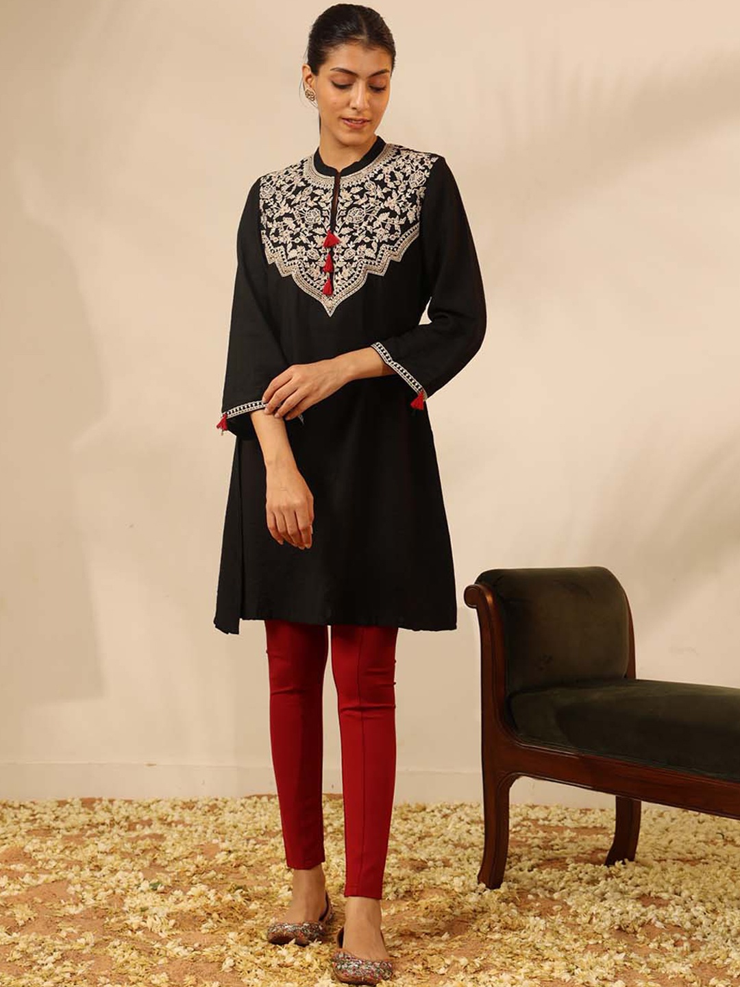 

Lakshita Floral Embroidered Flared Sleeves Kurta, Black