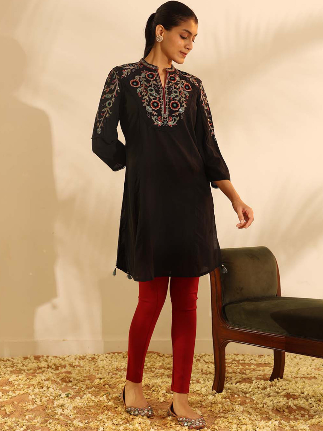 

Lakshita Floral Embroidered Mandarin Collar Kurta, Black