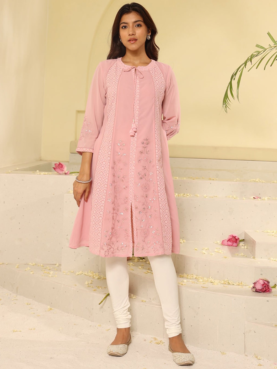

Lakshita Embroidered Keyhole Neck Chikankari Floral Georgette Kurta, Pink