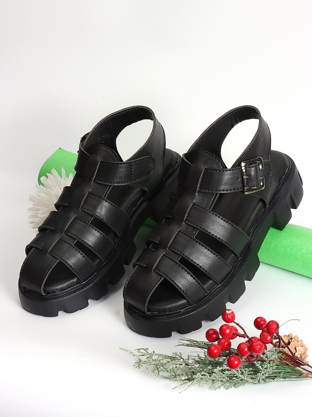 

PERY PAO Fisherman Flatform Heels With Buckle Closure, Black