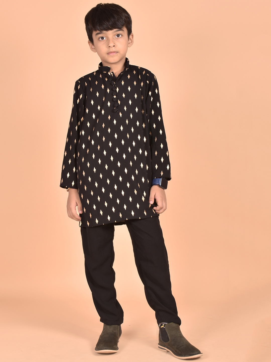 

misbis Boys Geometric Printed Mandarin Collar Kurti with Trousers, Black