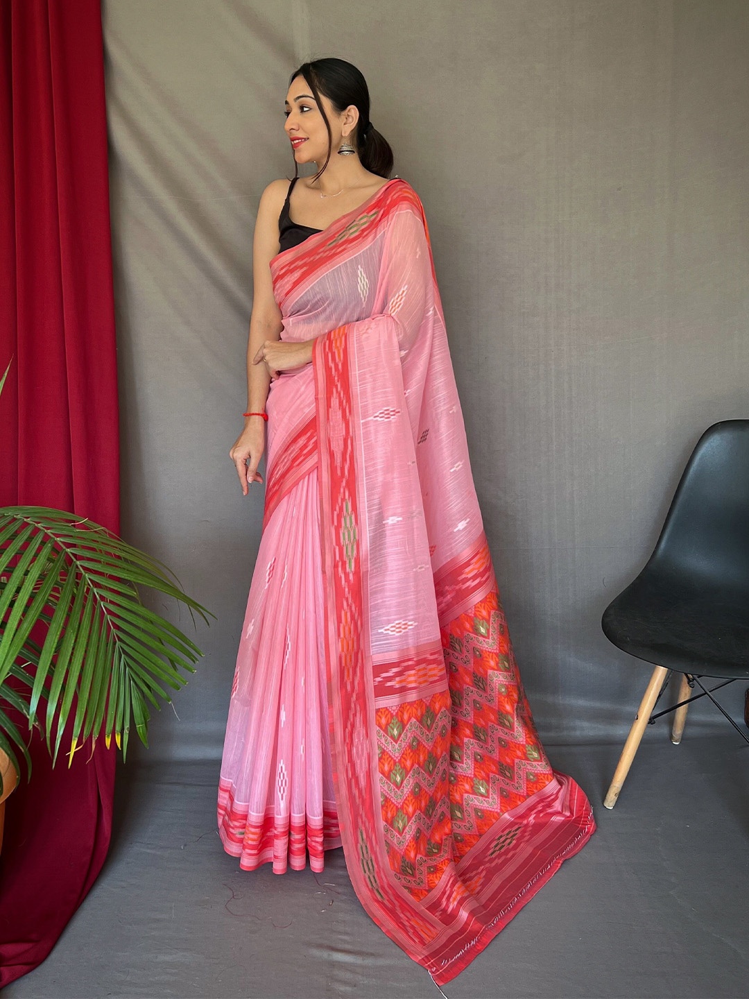 

Munir Woven Design Zari Pure Linen Ikat Saree, Pink