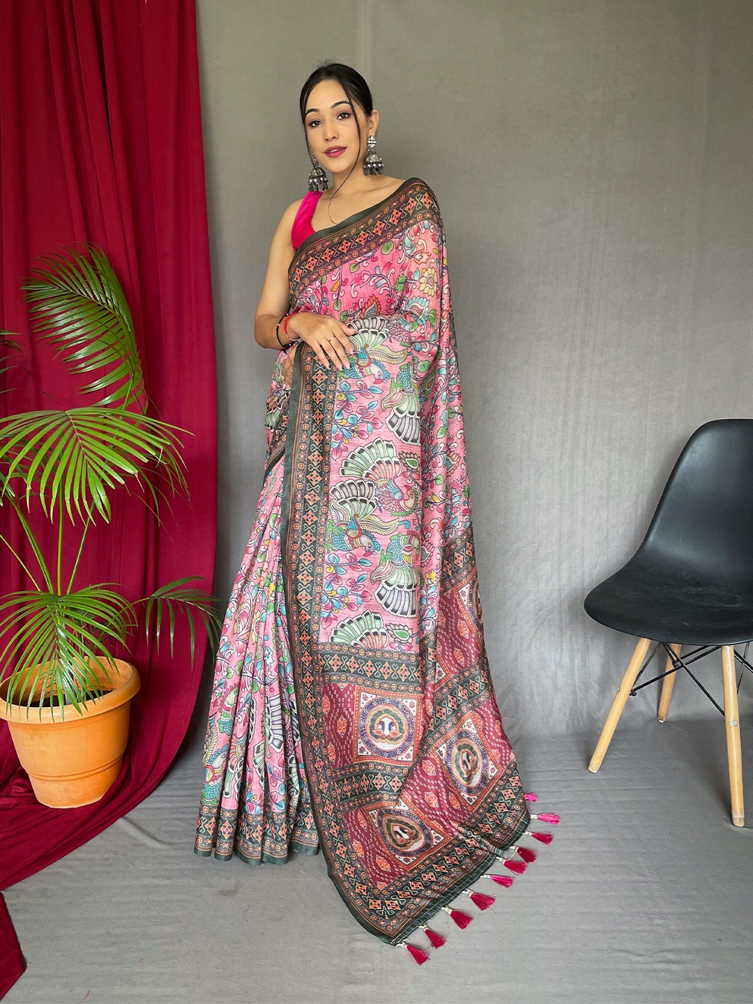 

Munir Ethnic Motifs Printed Pure Cotton Ikat Saree, Pink