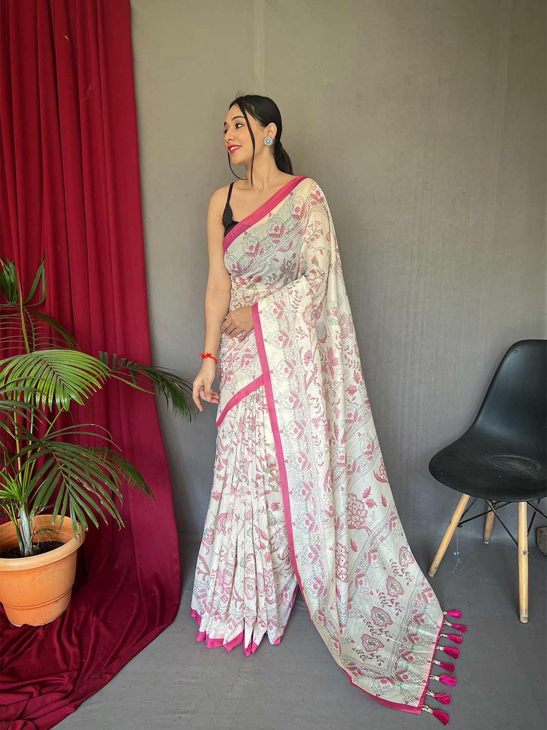 

Munir Floral Printed Pure Cotton Saree, Pink