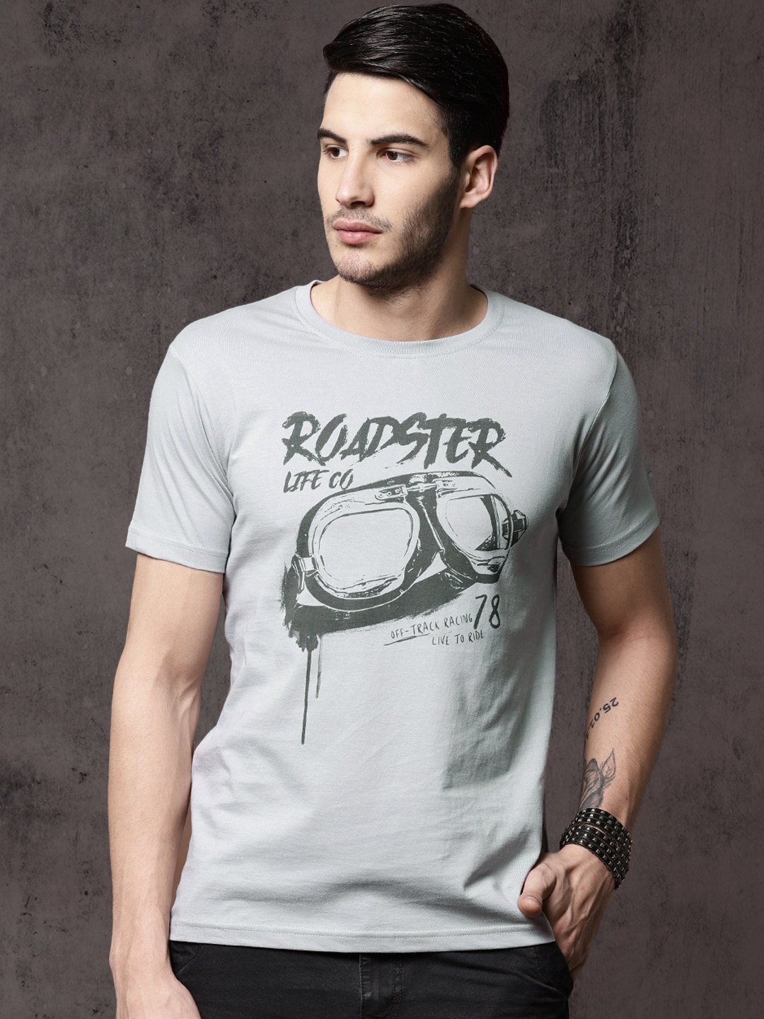 

Roadster Time Travlr Men Grey Printed Cotton Pure Cotton T-shirt