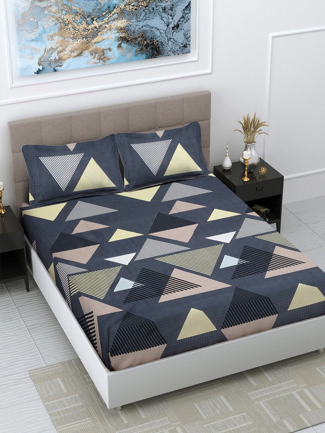 

FABINALIV Navy Blue & Green Geometric 300 TC King Bedsheet With 2 Pillow Covers