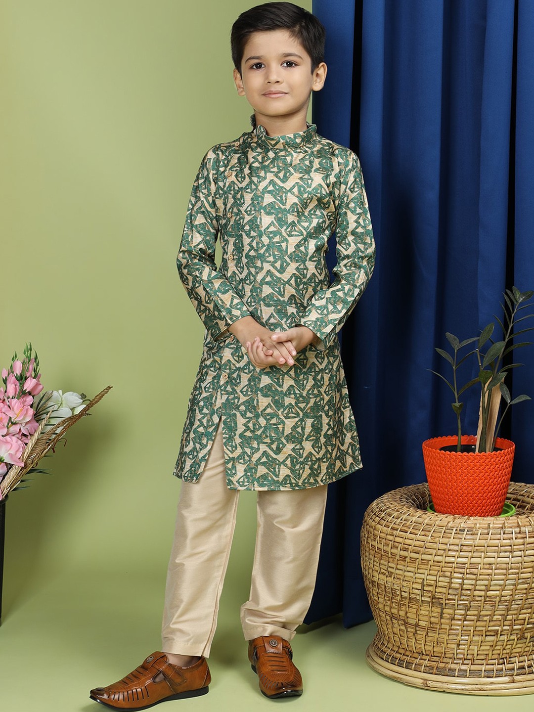 

TABARD Boys Geometric Printed Regular Pure Cotton Kurta with Pyjamas, Green
