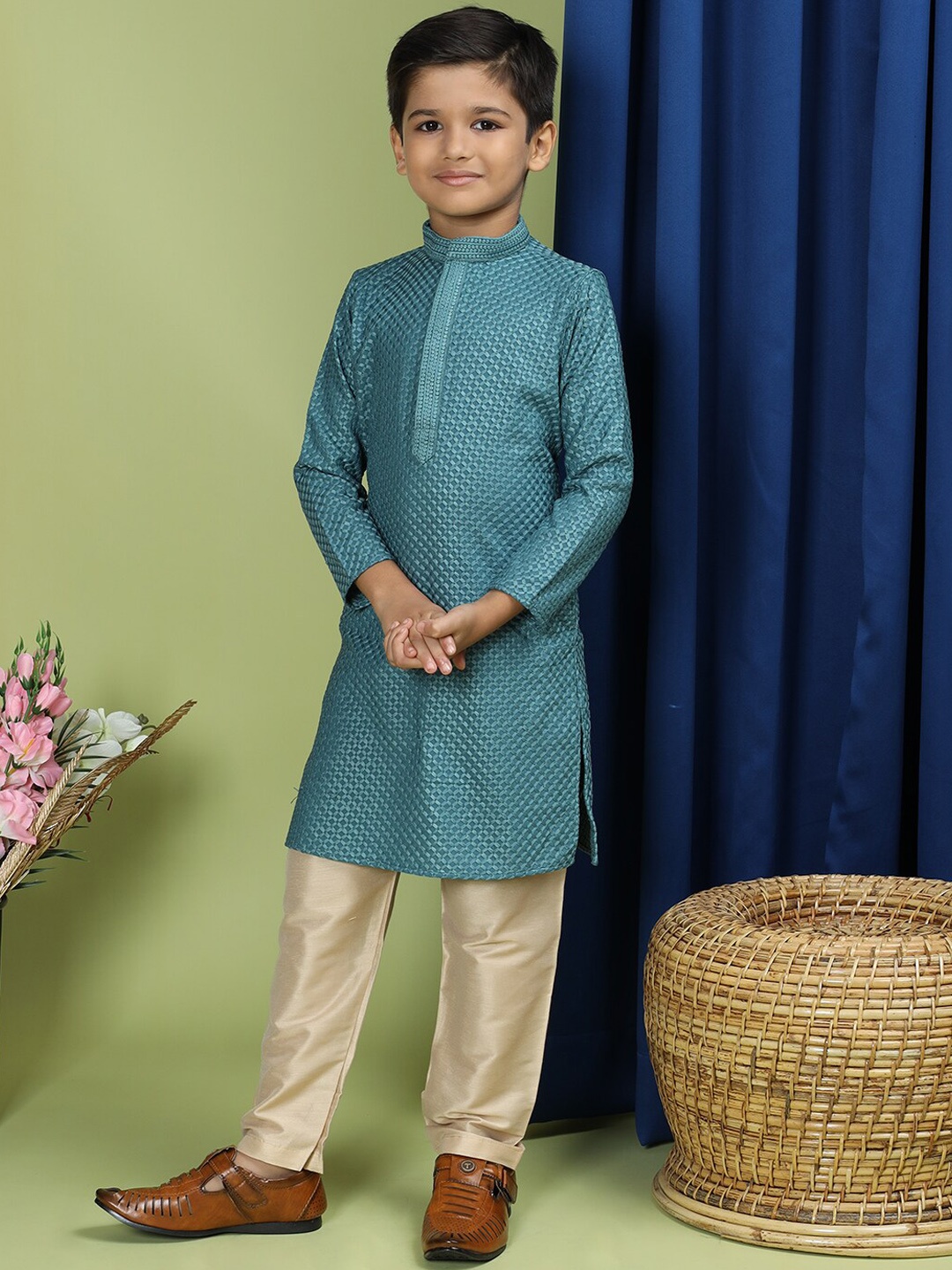 

TABARD Boys Geometric Embroidered Mandarin Collar Pure Cotton Kurta with Pyjamas, Green