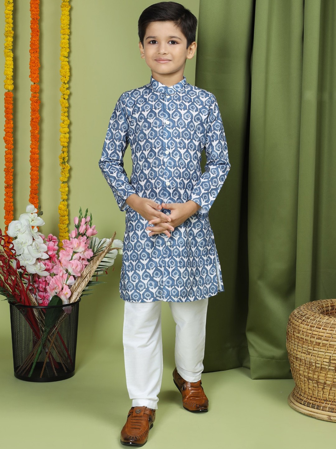 

TABARD Boys Floral Printed Regular Pure Cotton Kurta with Pyjamas, Blue