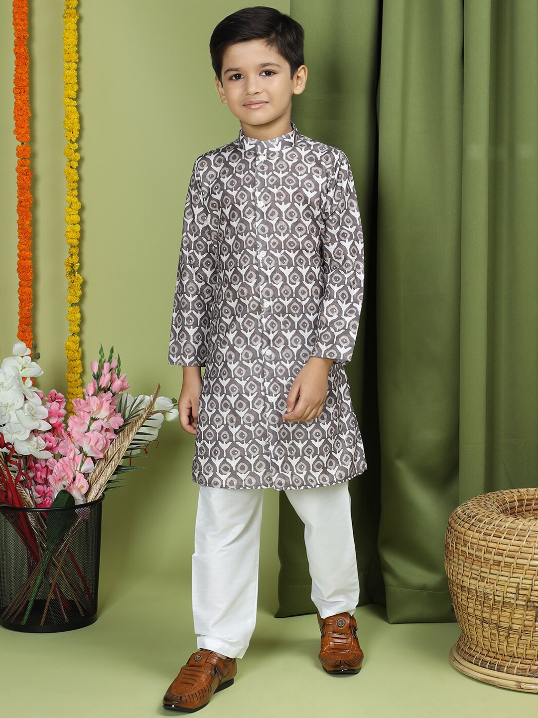 

TABARD Boys Ethnic Motifs Printed Pure Cotton Kurta With Pyjamas, Brown
