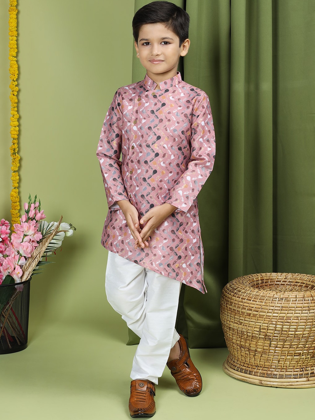 

TABARD Boys Abstract Printed Asymmetric Straight Pure Cotton Kurta With Pyjamas, Pink