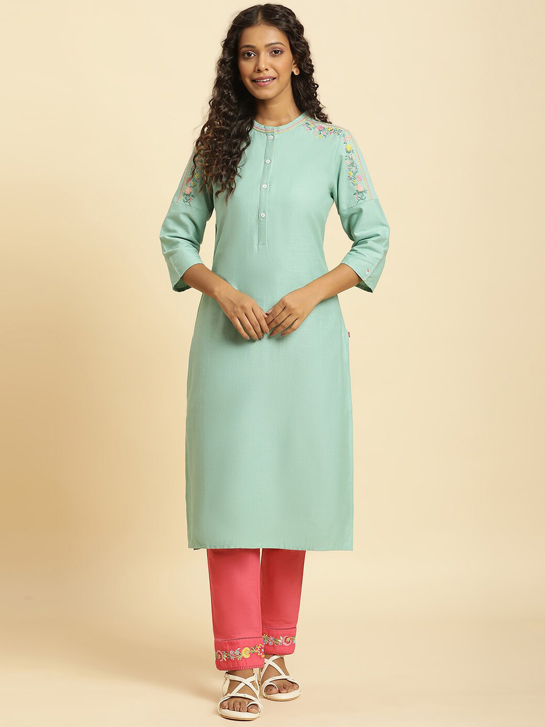 

W Mandarin Collar Floral Embroidered Pure Cotton Kurta, Blue