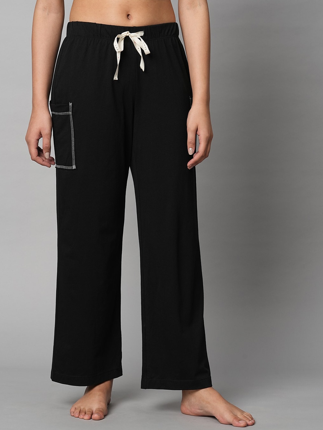 

Chemistry Mid-Rise Cargo Style Lounge Pants, Black