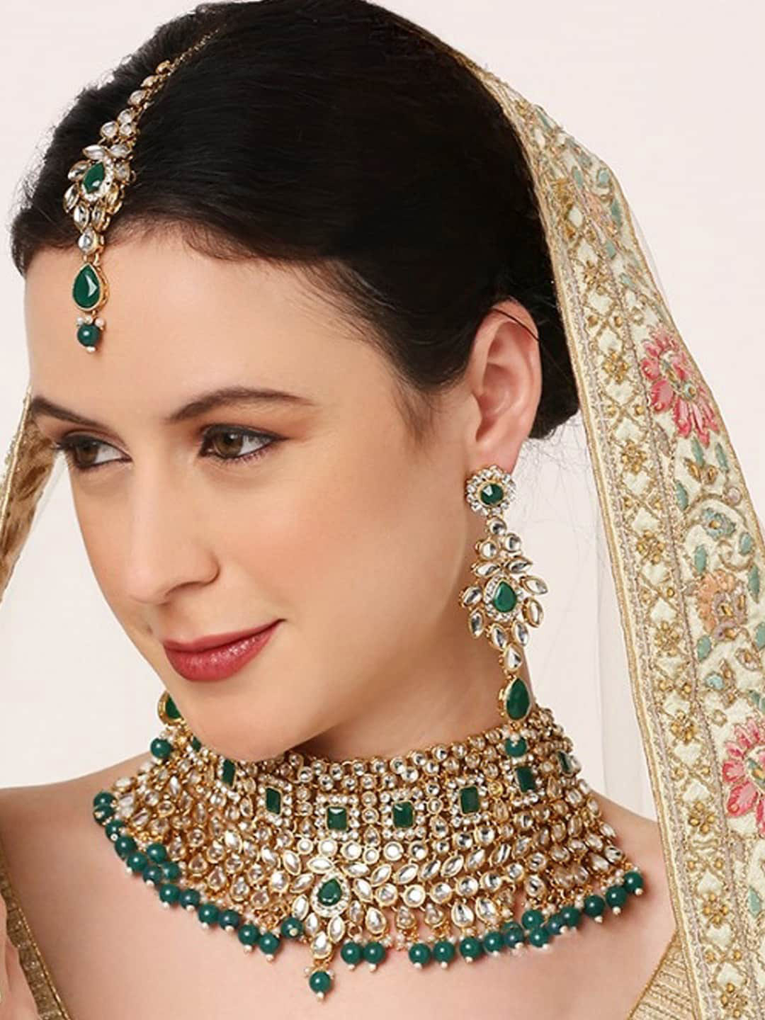 

OOMPH Kundan-Studded & Beaded Jadau Jewellery Set, Gold