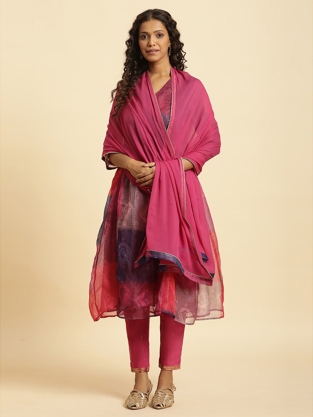 

W Dupatta With Gotta Patti Border, Pink