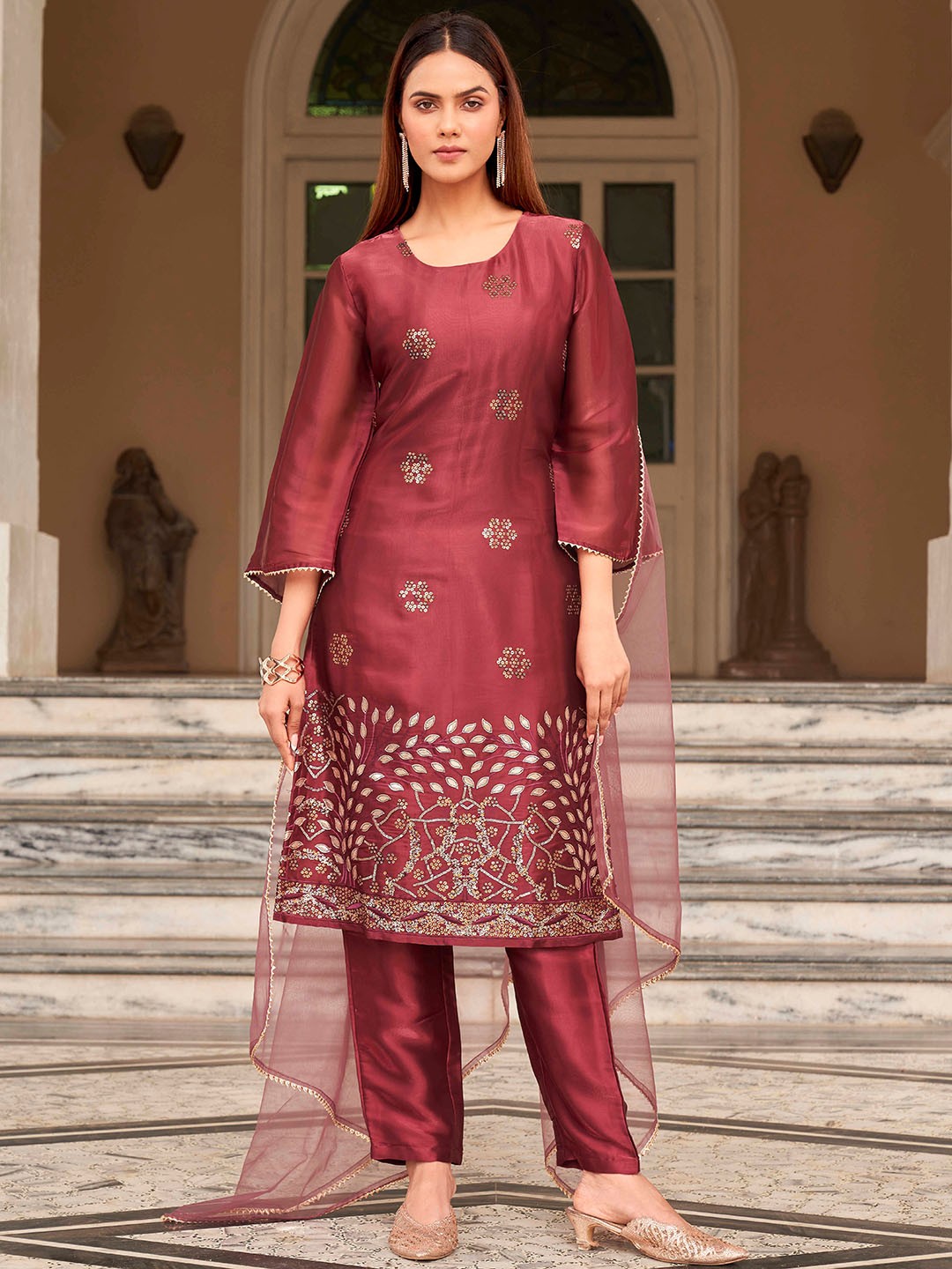 

Tikhi Imli Embellished Sequinned Kurta With Trousers & Dupatta, Maroon
