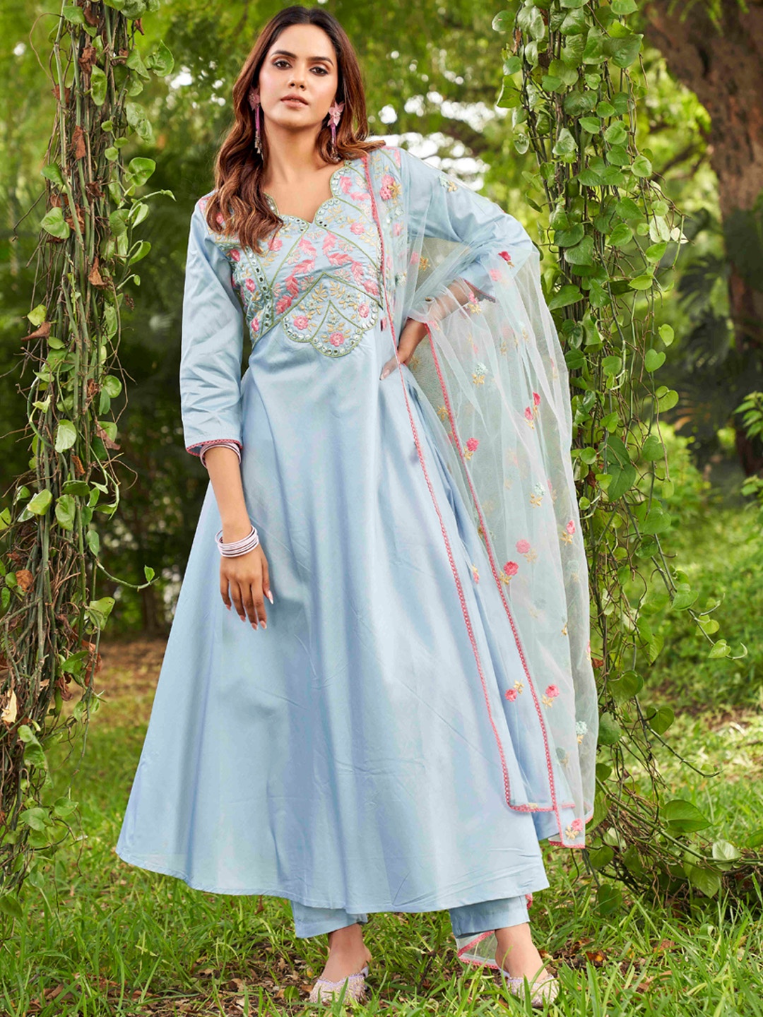 

Tikhi Imli Floral Yoke Design Empire Thread Work Kurta With Trousers & Dupatta, Blue