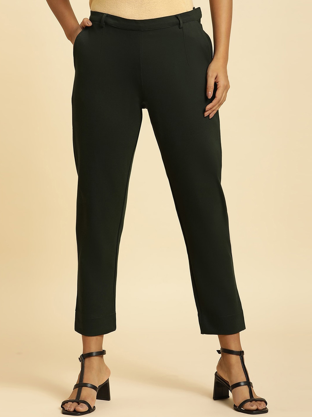 

W Women Plain Slim Fit Cropped Regular Trousers, Green