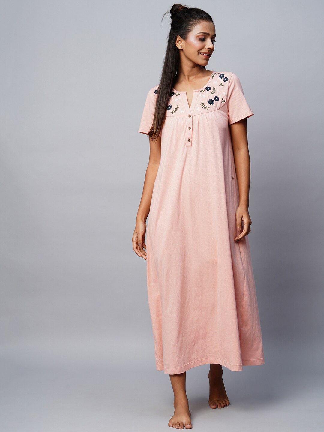 

Chemistry Peach-Coloured Embroidered Maxi Nightdress