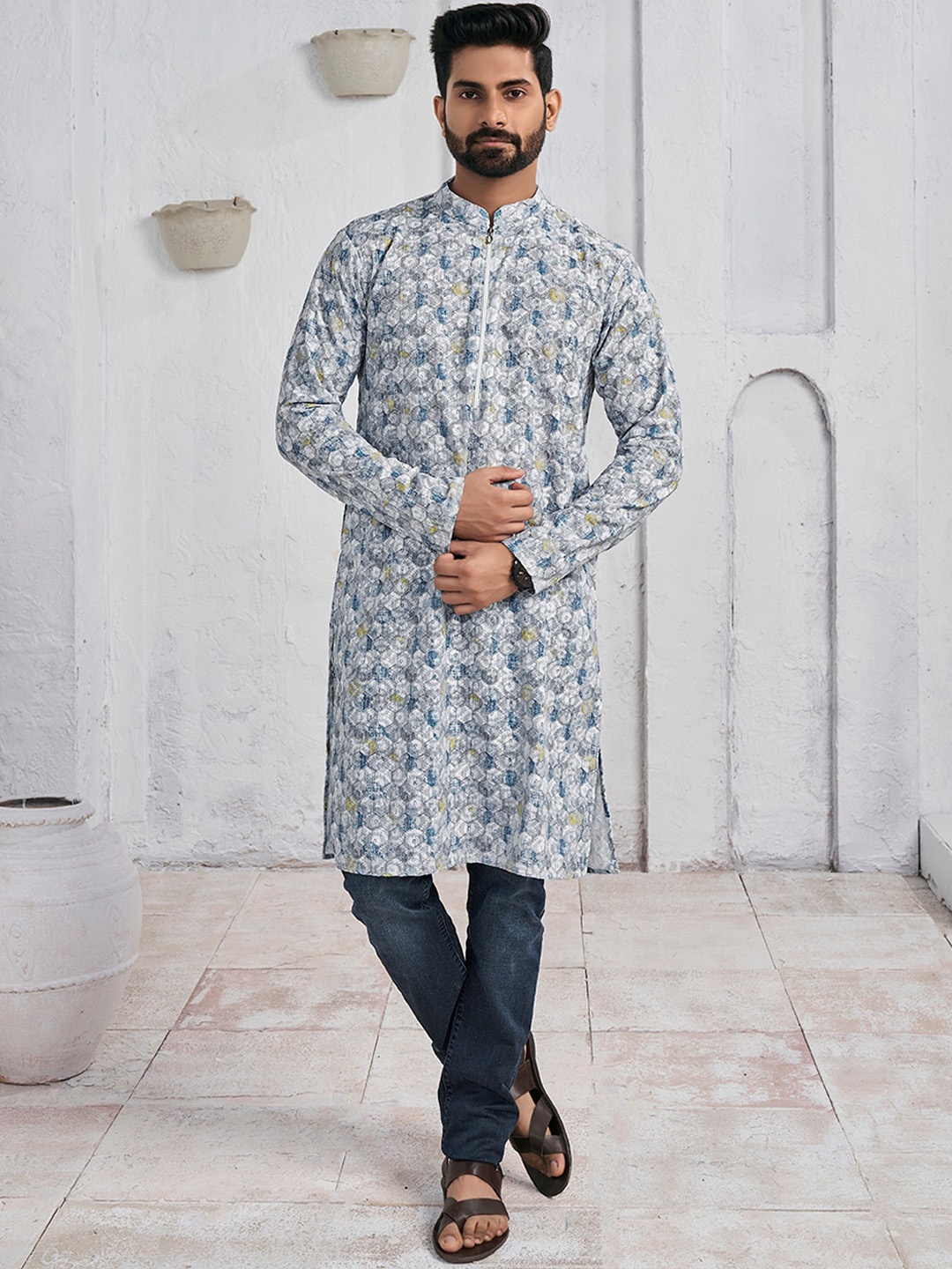 

Inddus Chikankari Embroidered Pure Cotton Straight Kurta, Off white