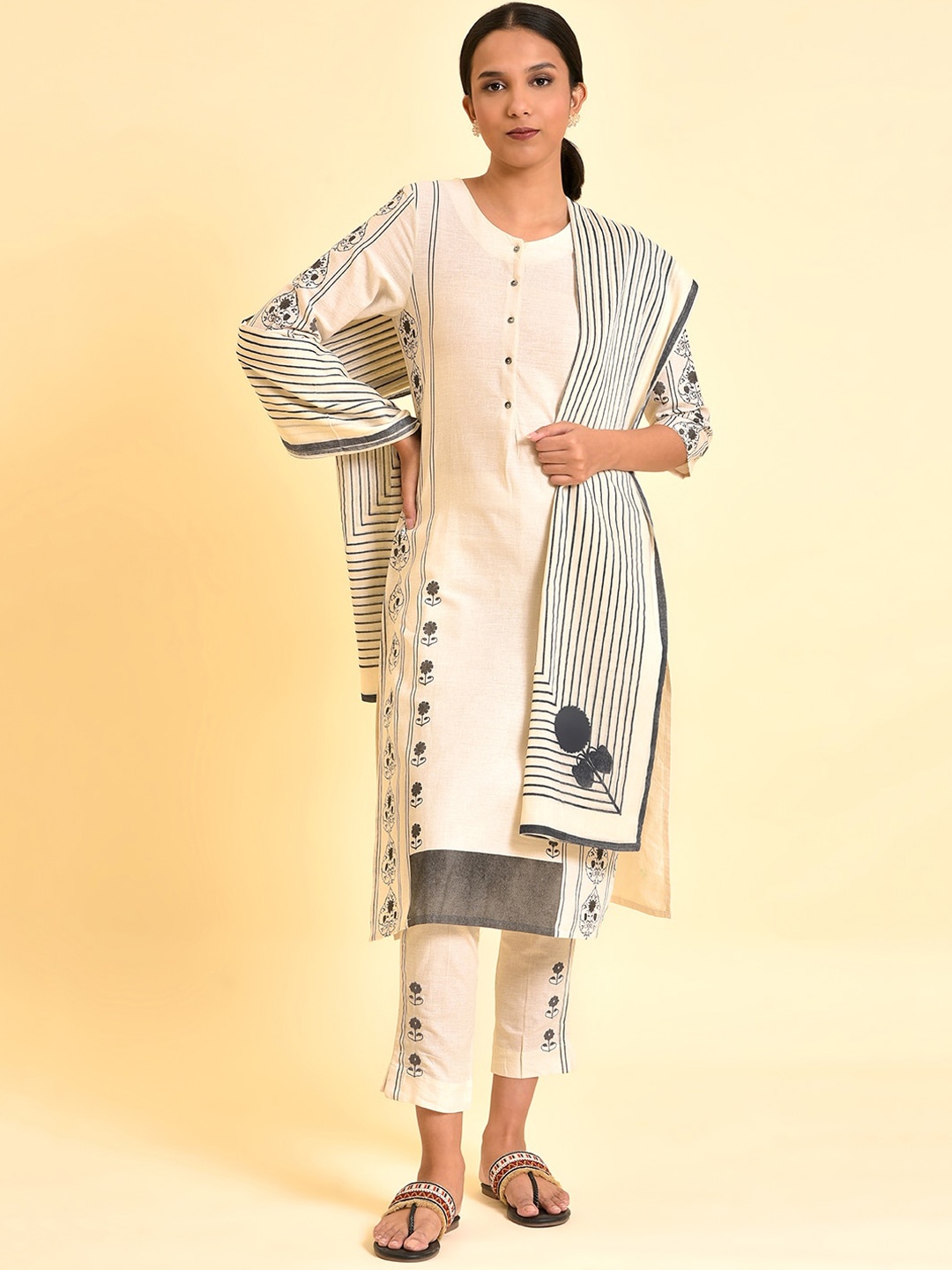 

W Floral Printed Regular Kurta With Trousers & Dupatta, White
