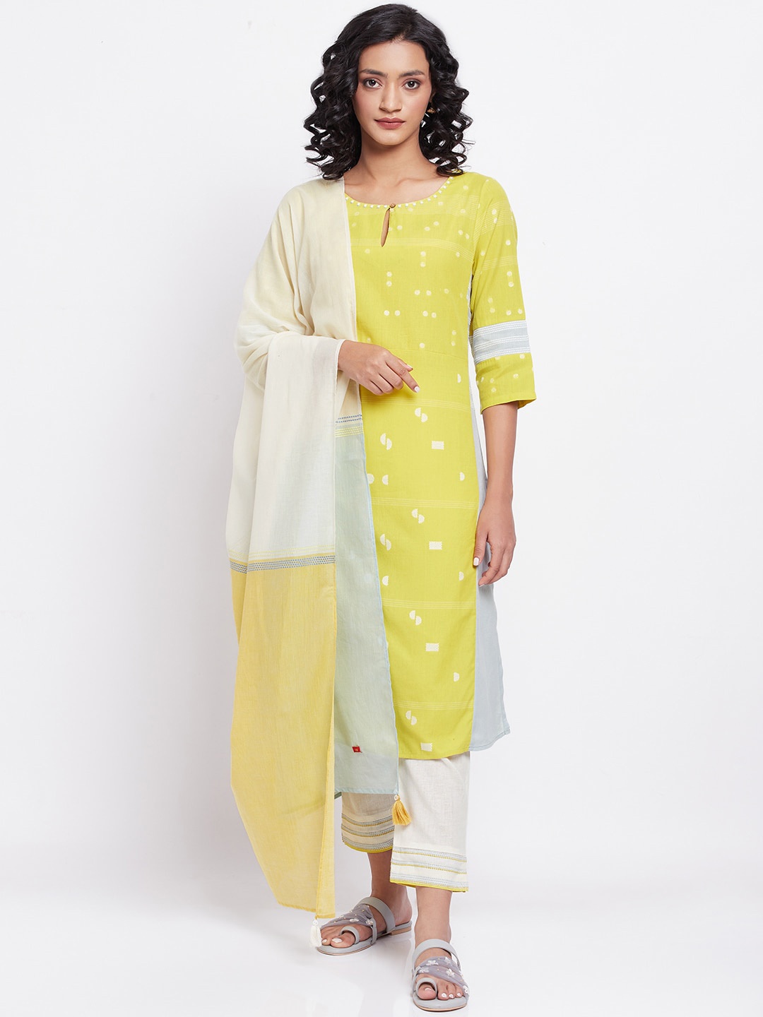 

W Geometric Printed Regular Kurta with Trousers & Dupatta, Yellow