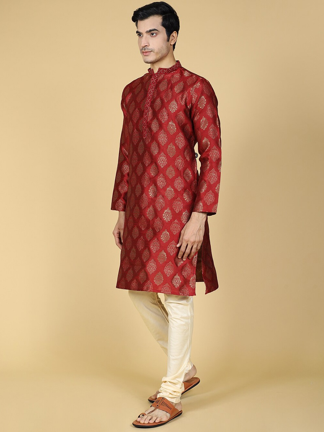 

Sultan The King Of Kurta Ethnic Motifs Printed Straight Kurta With Churidar, Maroon
