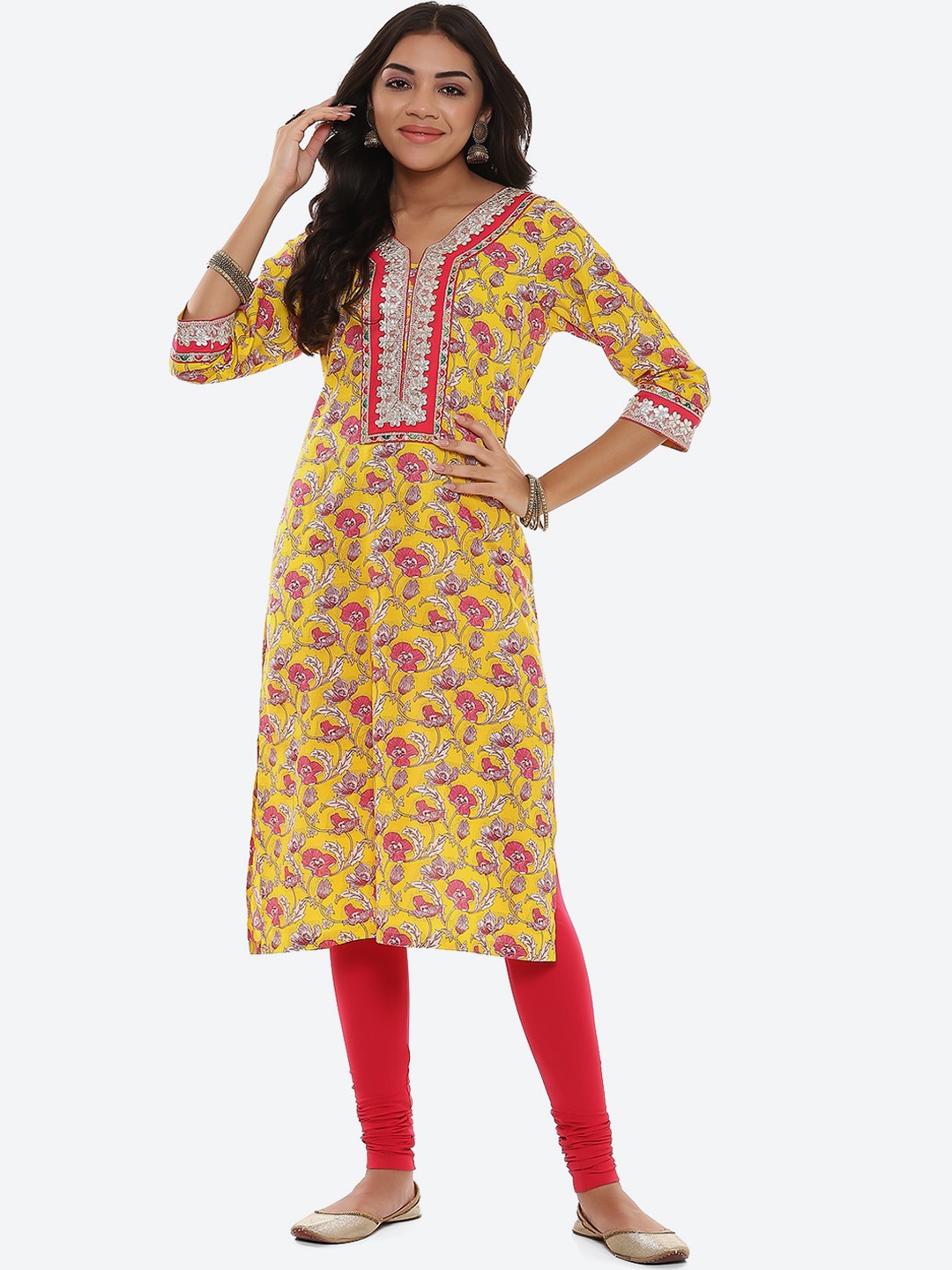 

2Bme Floral Printed V-Neck Gotta Patti Cotton Straight Kurta, Yellow