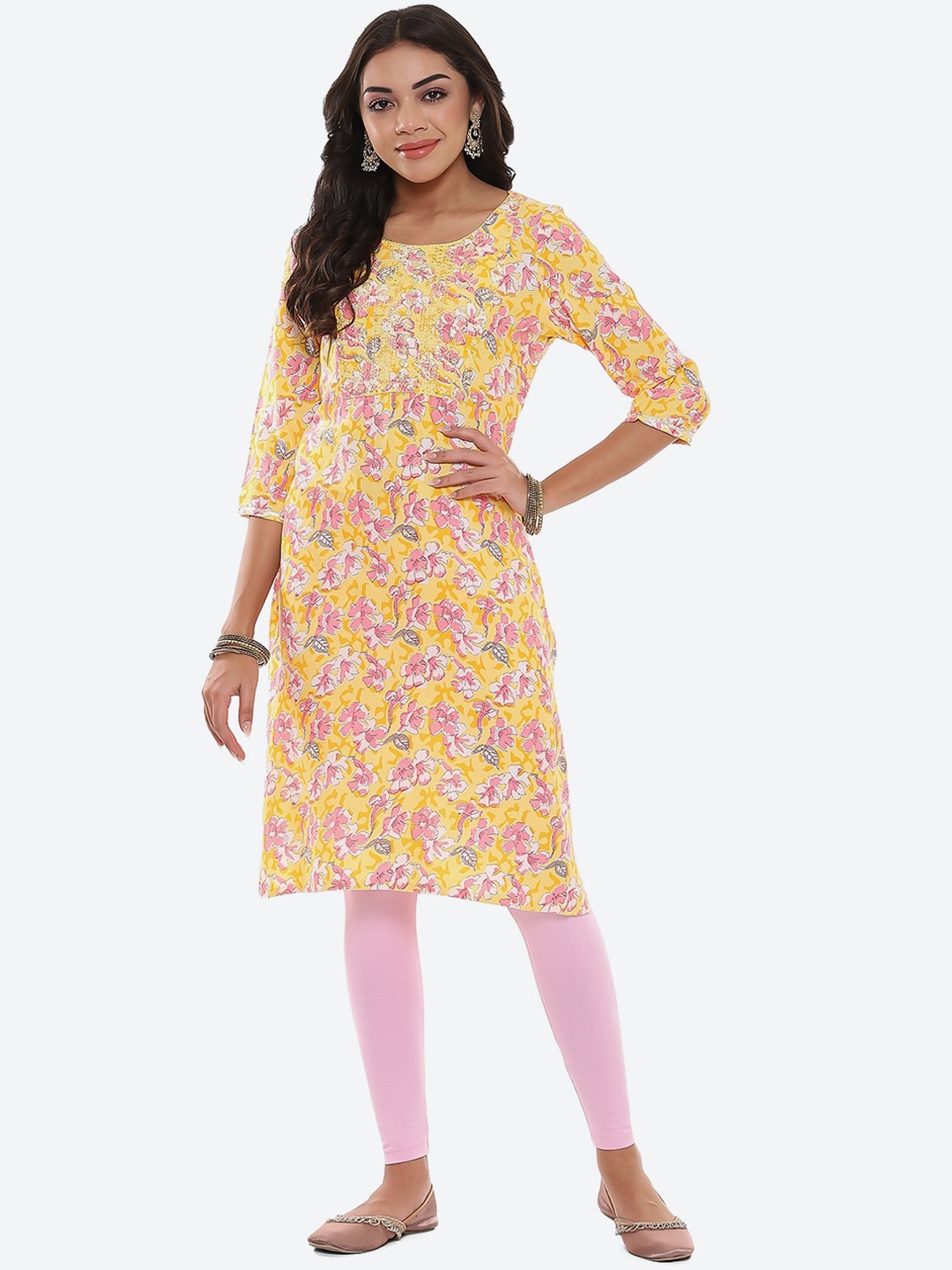 

2Bme Floral Printed Round Neck Sequinned Straight Kurta, Yellow