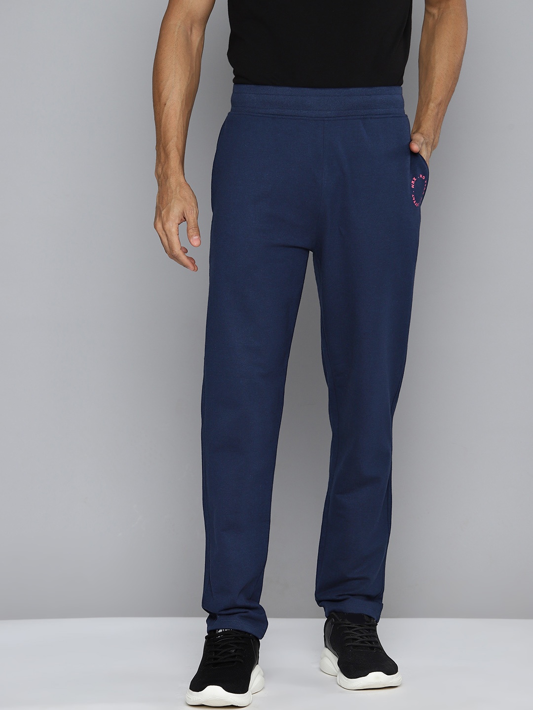 

HRX By Hrithik Roshan Men Solid Regular Fit Cotton Bio Wash Joggers, Navy blue