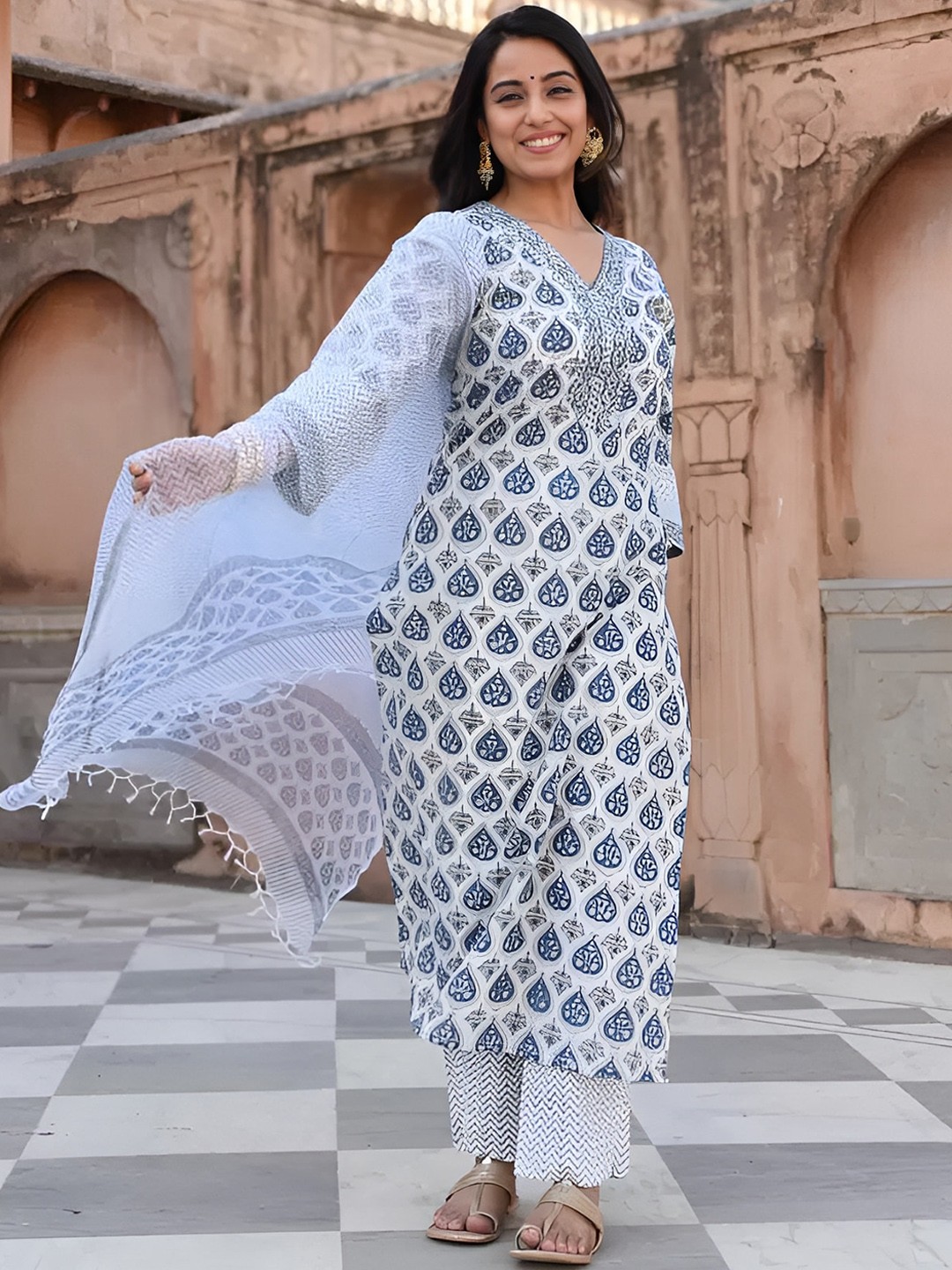 

KALINI Ethnic Motifs Printed Regular Kurta with Trousers & Dupatta, White