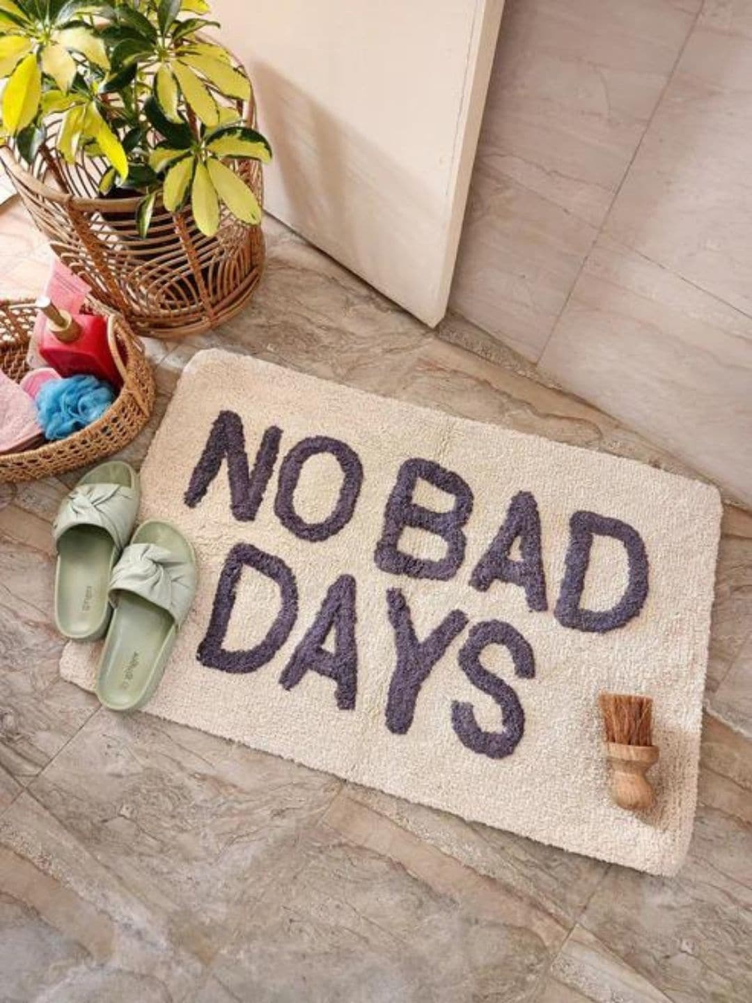 

HYPPY Off-White Printed Anti-Skid Cotton 500 GSM Floor Mat