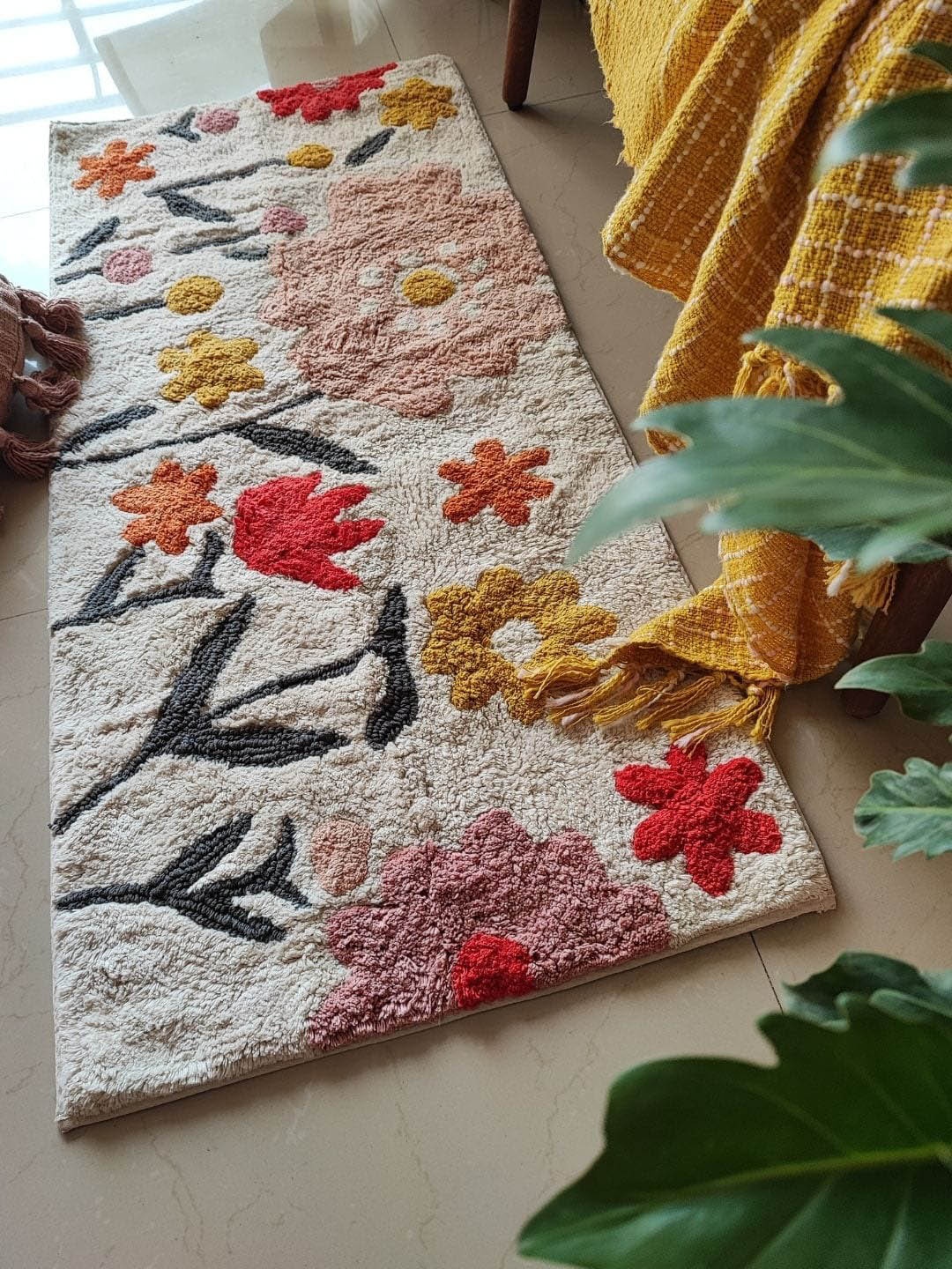 

HYPPY Off-White & Red Printed Anti-Skid Cotton 500 GSM Floor Mat