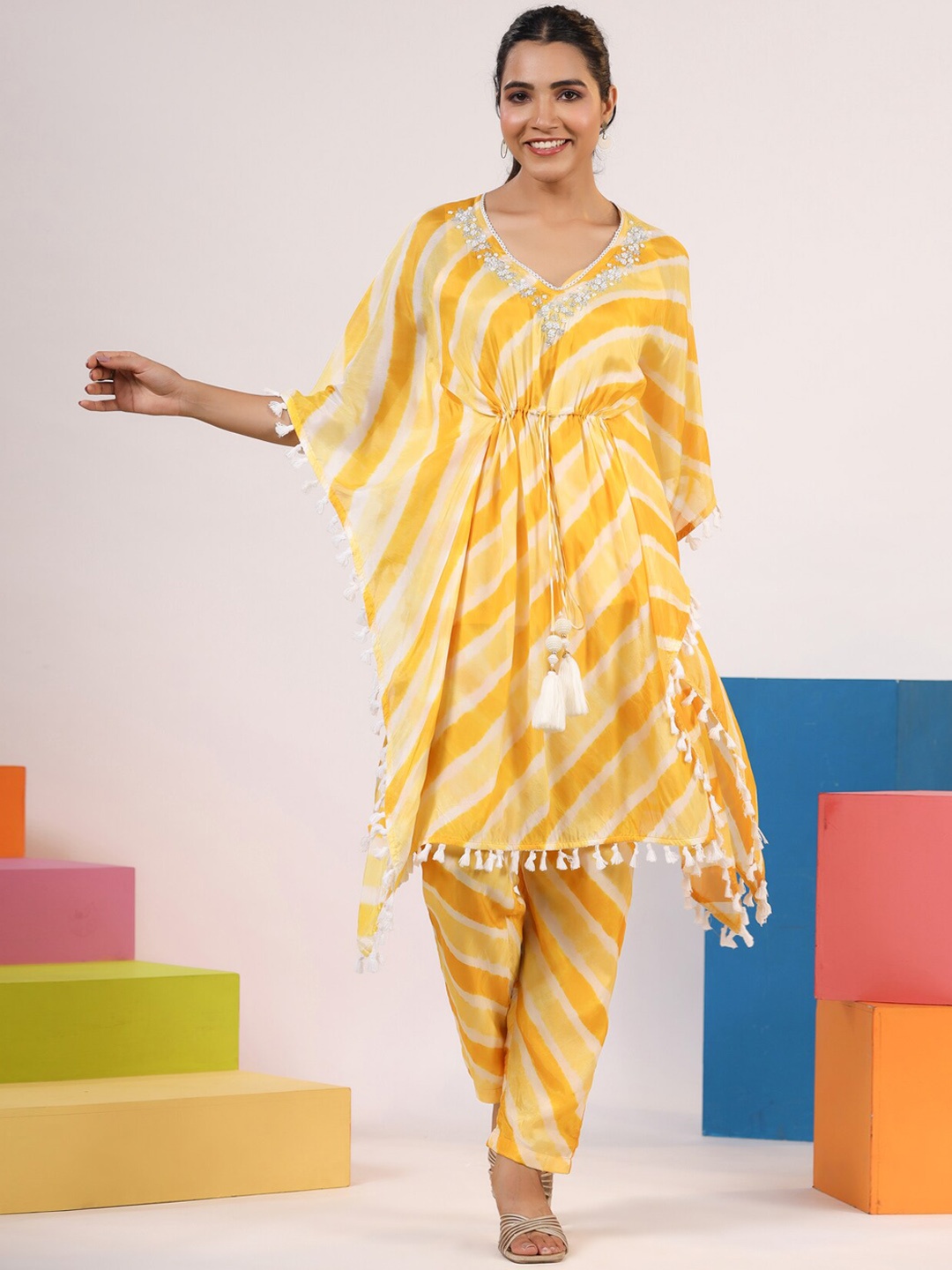

Rangeelo Printed V-Neck Flared Sleeve Kaftan Kurta Set, Yellow