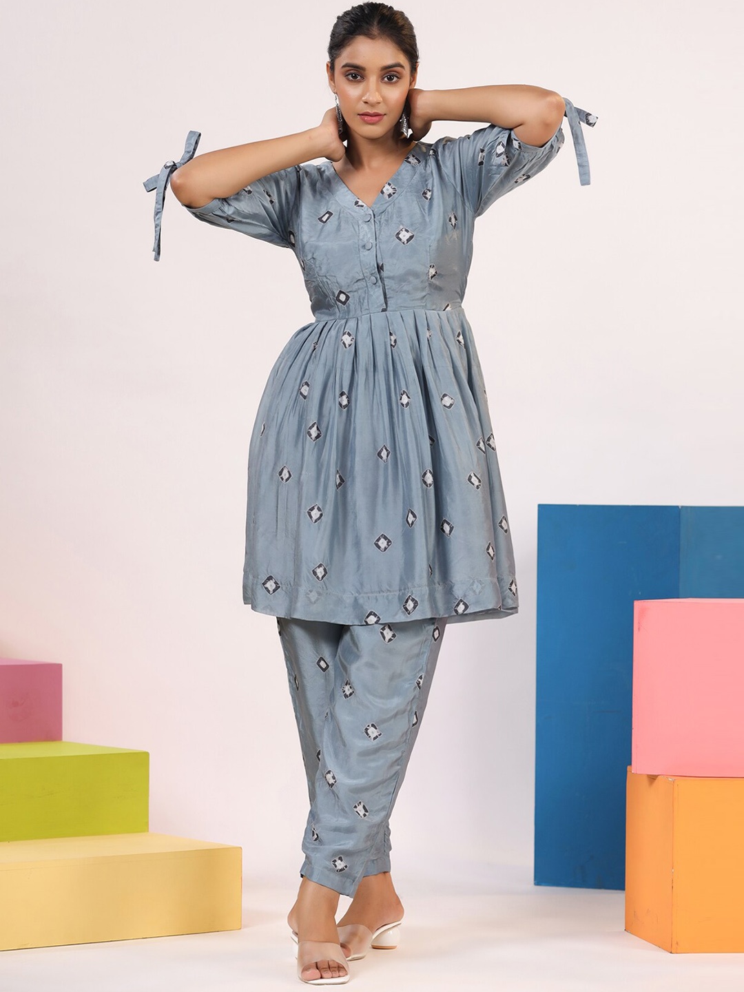 

Rangeelo Printed V-Neck Pleated Short Sleeves Co-Ords, Grey