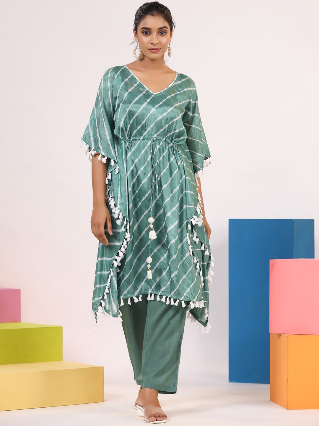 

Rangeelo Printed V-Neck Flared Sleeve Kaftan Co-Ords, Green