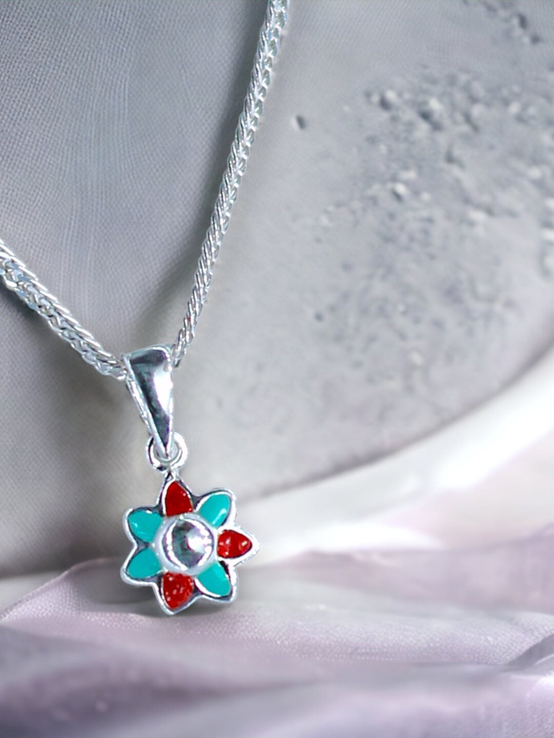 

Taraash Girls 925 Sterling Silver Floral Pendant With Chain