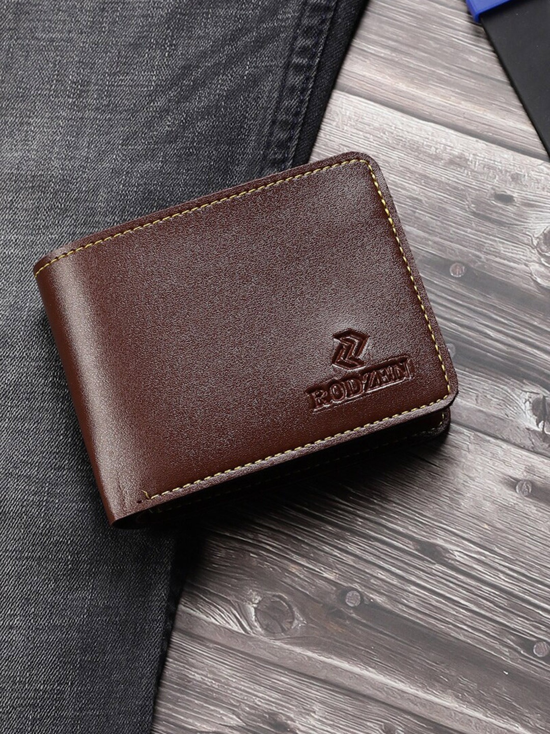 

Rodzen Two Fold Wallet With Brand Logo, Brown