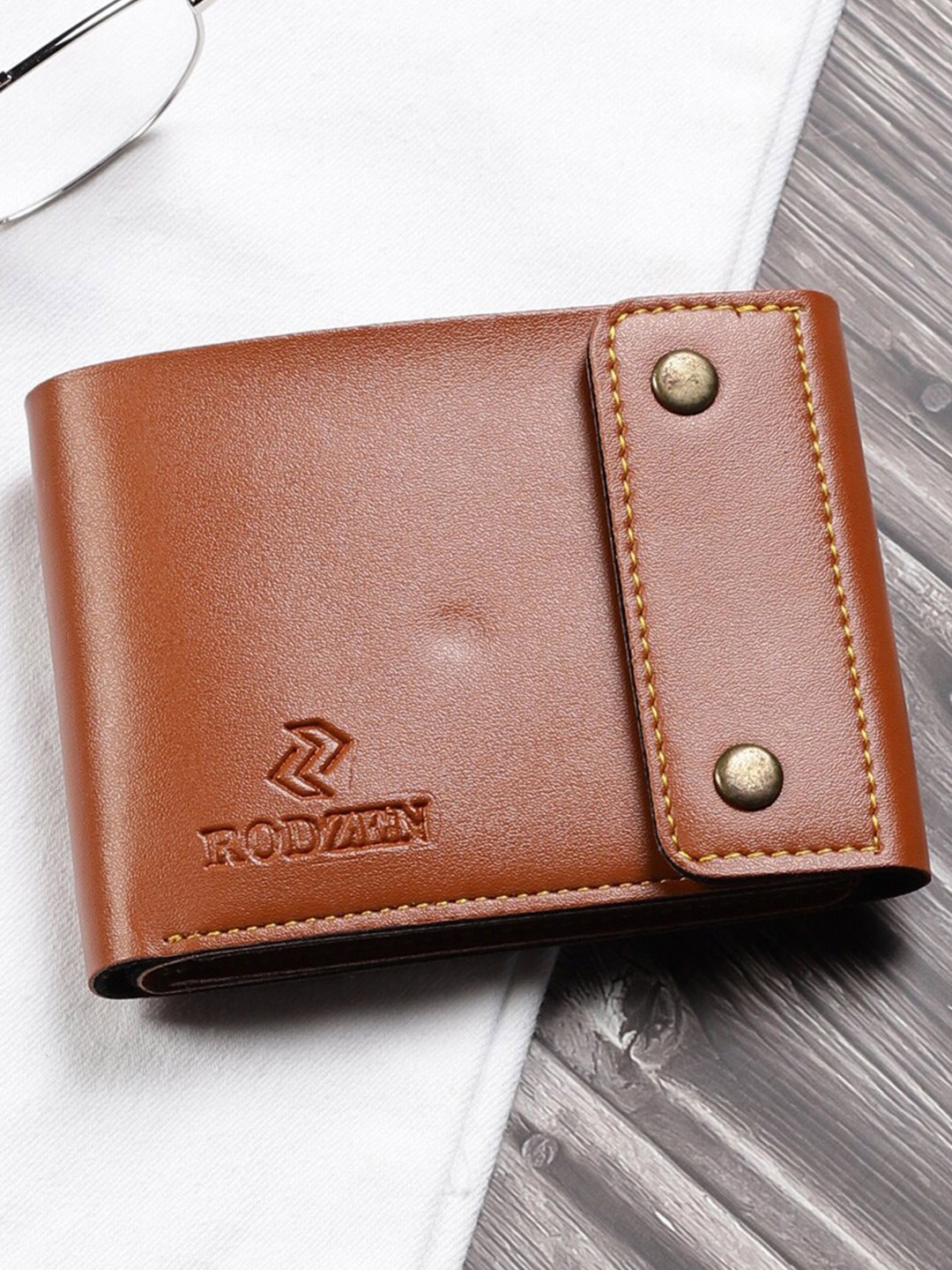 

Rodzen Two Fold Wallet With Brand Logo, Brown