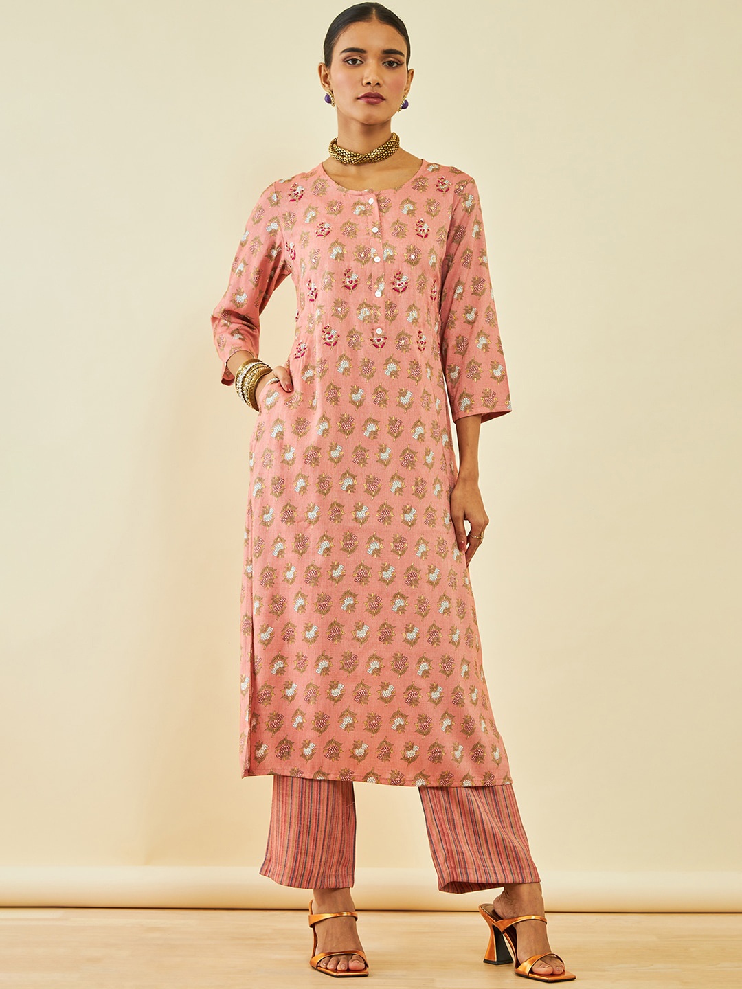 

Soch Floral Printed Sequinned Straight Kurta With Trousers, Peach