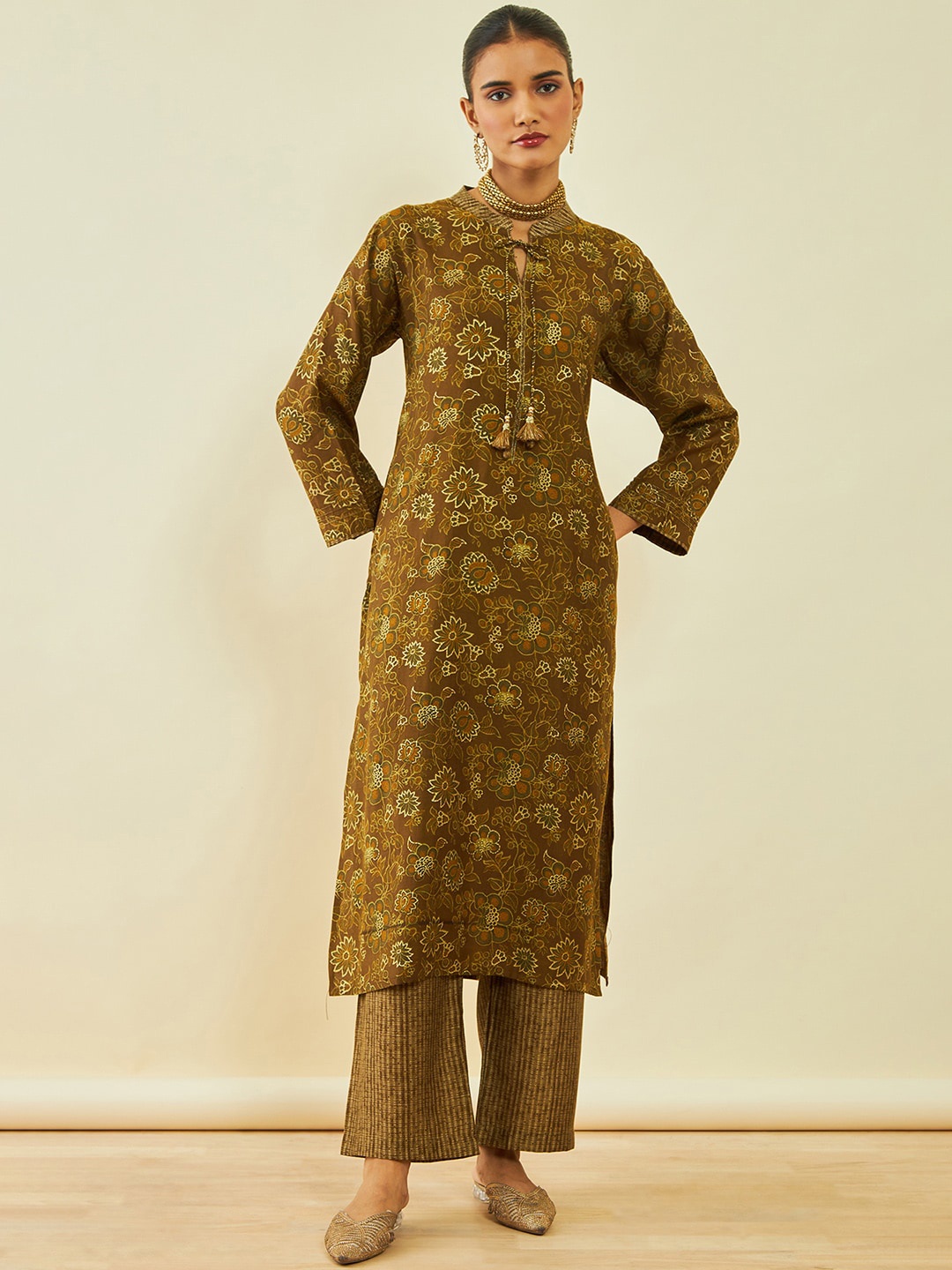 

Soch Floral Printed Straight Kurta With Trousers, Brown